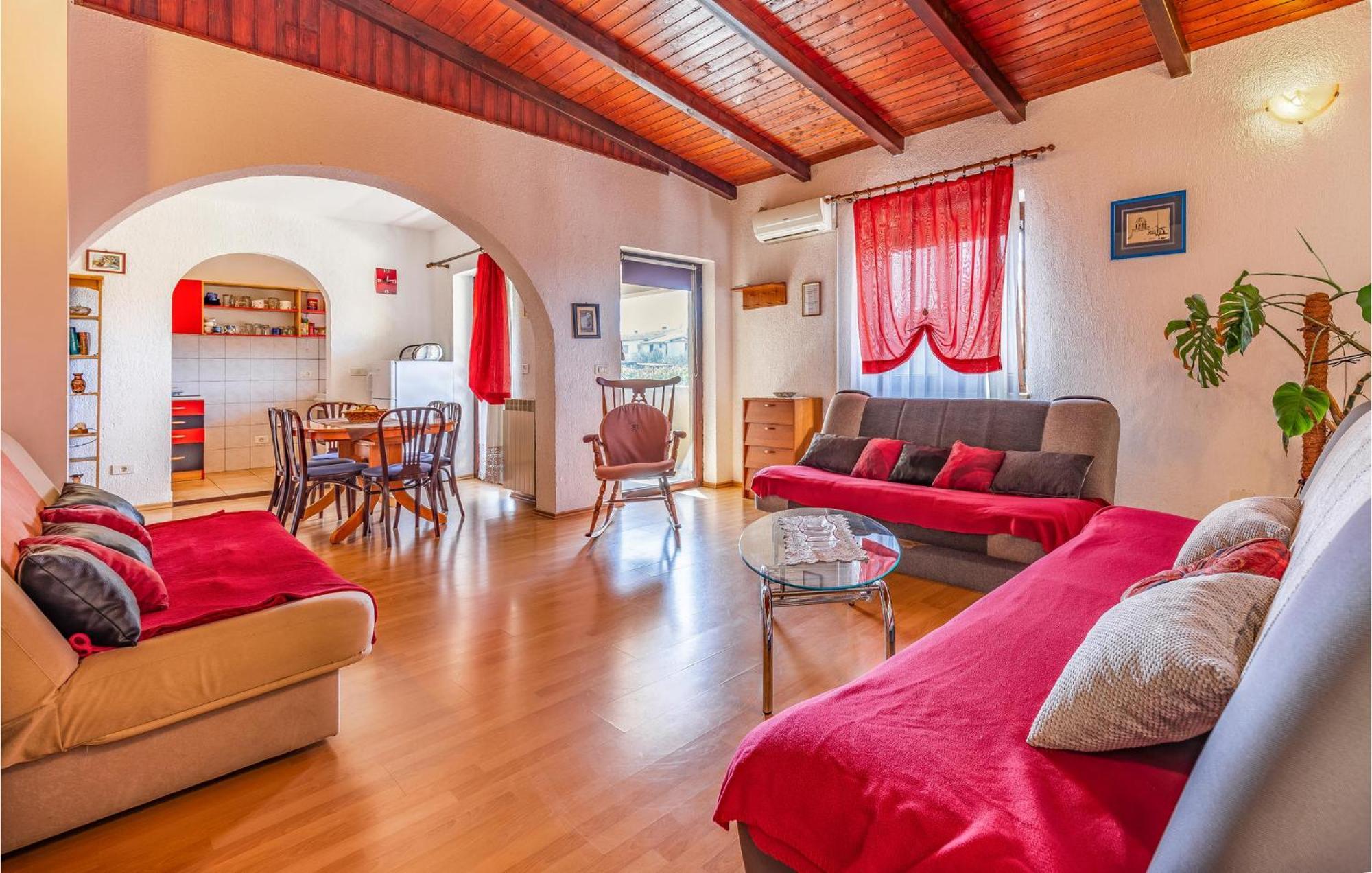 Gorgeous Apartment In Pula With Kitchen Exterior photo