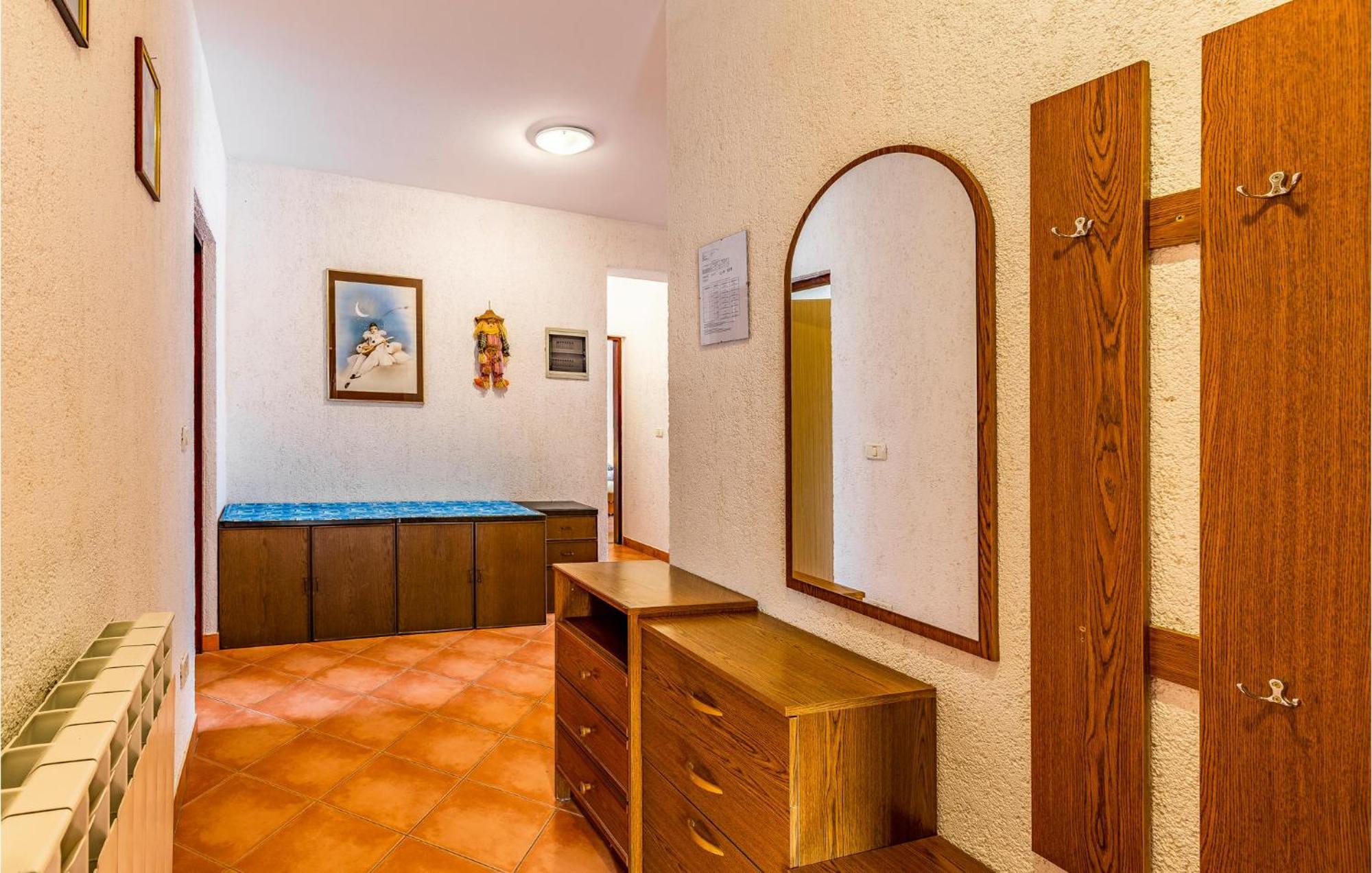 Gorgeous Apartment In Pula With Kitchen Exterior photo